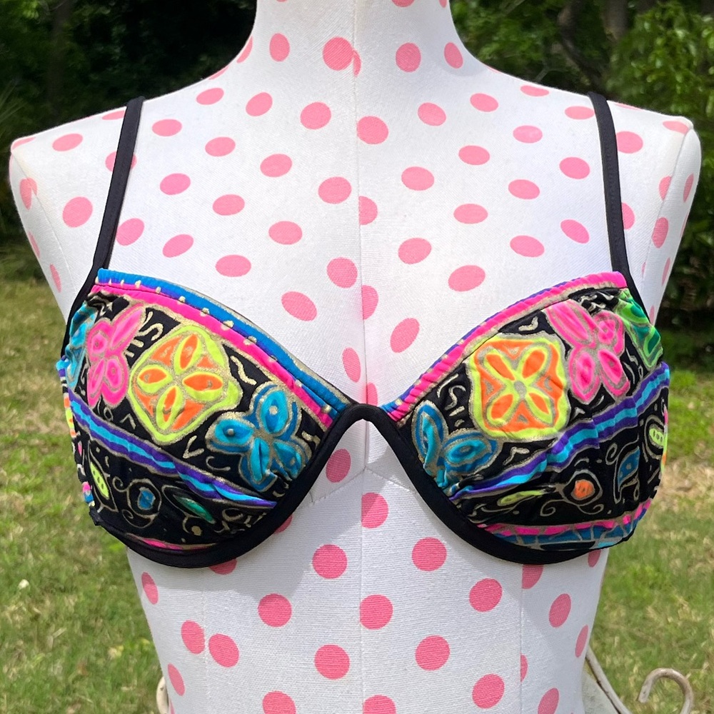 3/$30 Vintage Bikini Top - Picture 1 of 8